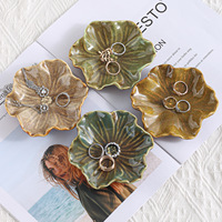 Plateau à bijoux en céramique en forme de fleur avec glaçure réactive, plateau à bibelots en forme de feuille pour ranger bagues et boucles d'oreilles