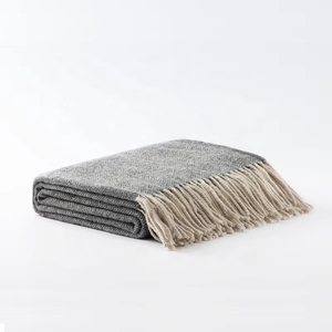 Dr.Wool Factory Supply 127*152 + 2*10CM Couverture luxueuse à pompons Couverture en laine - Product Image 1