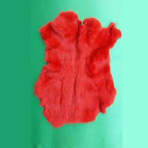 Texture soyeuse et lisse Teinture <span class=keywords><strong>de</strong></span> <span class=keywords><strong>peau</strong></span> <span class=keywords><strong>de</strong></span> <span class=keywords><strong>lapin</strong></span> véritable Peaux/peaux <span class=keywords><strong>de</strong></span> couleur unique personnalisées - Product Image 3