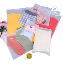 Bolsa para Camisetas a Medida, Resistente a la Humedad, de Plástico PP, con Logotipo Impreso, para Empaque de Prendas, Diseño Esmerilado - Product Image 4