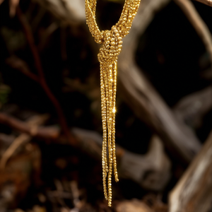 Collier de mode perlé en acier inoxydable 316L plaqué or PVD, durable et résistant, avec long pompon - Product Image 3