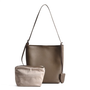 Sac à bandoulière en cuir véritable pour femme, décontracté, type seau, avec fermeture éclair, en polyester, sac à main de luxe avec breloques, sacs à main pour femmes - Product Image 5