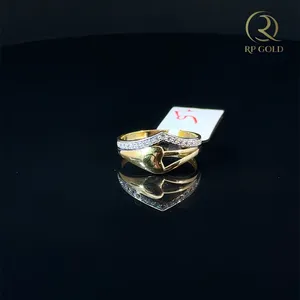 Bague élégante en forme de cœur en or avec pierres scintillantes, bijoux élégants pour femmes, cadeau, bague de promesse d'anniversaire, design moderne, or - Product Image 2