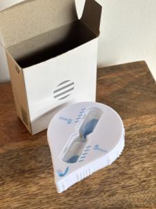 クラシックな水滴型砂時計 3/5分計測ツール 透明な水砂時計 毎日の時間計測用 - Product Image 4