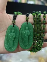 Collier pendentif en verre imitation obsidienne noire avec statue de San Benito et chaîne perlée, style ethnique, bijou cadeau
