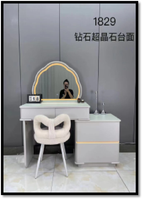 Coiffeuse moderne avec plateau en cristal, miroir LED et grand coffre de rangement, ensemble de table de maquillage avec tabouret pour la vente en gros