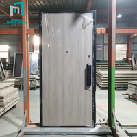 Porte coupe-feu composite bois-acier à feuille unique avec cadre compact pour ouverture murale étroite dans les appartements résidentiels