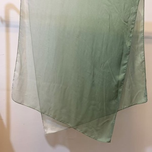 شال نسائي بلون موحد من المودال والحرير، غطاء رأس بأسلوب عرقي لجميع المواسم - Product Image 2
