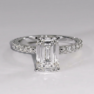 Bague de fiançailles en diamant de laboratoire certifié IGI pour femme, 3,00 carats, taille émeraude, en or blanc massif 18 carats, vente en gros abordable - Product Image 1