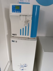 Machine à eau de laboratoire compacte conçue pour les laboratoires à espaces restreints, <span class=keywords><strong>sans</strong></span> compromettre la pureté ou la production d'eau. - Product Image 6