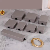 Boîtes à bijoux personnalisées, boîtes d'emballage pour boucles d'oreilles, bracelets et colliers, boîtes cadeaux en carton rigide avec logos personnalisés