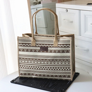Sac à main PLAYMAX tendance pour femme, style ethnique, en nylon, grande capacité, sac à bandoulière pour maman, idéal pour le travail et le shopping - Product Image 2