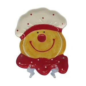 Hand Geschilderd Keramische Steengoed Reliëf Serveerschaal Gingerbread Man Plaat Met Bowtie Fabriek