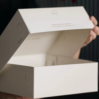 Boîtes d'emballage personnalisées peuvent être personnalisées dans une variété de couleurs, de formes et de finitions à des fins d'emballage.