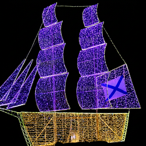 Sculpture géante lumineuse de bateau à voile de Noël : un repère festif pour les centres de villégiature, les places publiques et les centres commerciaux - Product Image 1