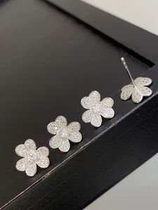 Boucles d'oreilles Xinfly en or blanc 18 carats, trèfle à trois feuilles, diamants véritables, design intemporel, événements formels, usage quotidien, élégantes pour femmes, vente chaude - Product Image 2