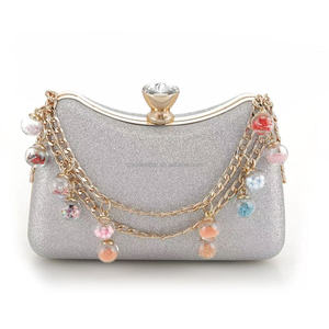 Bolso de mano con cadena, estilo nuevo, bandolera pequeña cuadrada, bolso de noche, clutch único de mano - Product Image 3