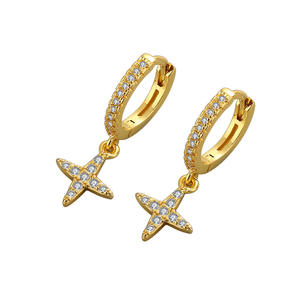 Pendientes de Plata de Ley 925 para mujer, aretes llamativos y elegantes, aro cruzado único minimalista con incrustaciones de circonia cúbica, clásico europeo y americano, venta al por mayor - Product Image 1