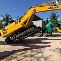Excavatrice sur chenilles Komatsu 220 d'occasion, 22 tonnes, moteur PLC, système hydraulique complet, capacité de la benne de 1 m³, faible nombre d'heures, bon état