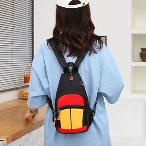 Échantillon gratuit 2024 nouvelle mode sac de poitrine imperméable USB pour homme, sacs messager personnalisés, sac bandoulière décontracté pour homme avec logo - Product Image 3