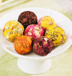 Tè Fiorito Artigianale in Palline con Fiori di Giglio, Gelsomino, Rosa e Peonia - Product Image 2