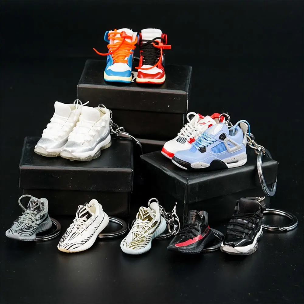 Đúng Nhà Máy Bán Buôn PVC Nhựa Cao Su Mini Aj 1 Giảng Viên Sneaker Keychain 3D Bóng Rổ Giày Thể Thao Móc Chìa Khóa Vòng Với Hộp