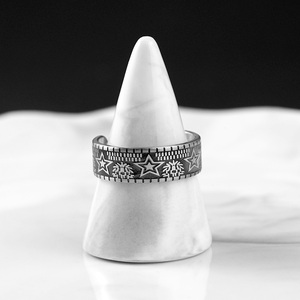 Ensemble de bijoux vintage : Bracelet étoile à cinq branches élégant en acier inoxydable sterling, manchette tendance pour hommes et femmes, bague jonc - Product Image 4