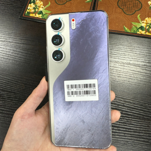 เหมาะสำหรับการใช้งานในชีวิตประจำวัน รุ่น Global Camon40pro มีดีไซน์สวยงามโดดเด่น พร้อมเป็นสมาร์ทโฟน 5G หน้าจอ 7 นิ้ว - Product Image 3