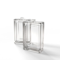 Approvisionnement direct en usine Bouteille de pulvérisation en verre carrée de luxe de 100ml étiquetée avec logo pour diffuseur et emballage Surface polie