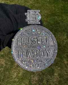 Colgante de Hip Hop de diamante de moissanita duradero de alta demanda con chapado en oro y plata para un brillo duradero - Product Image 1