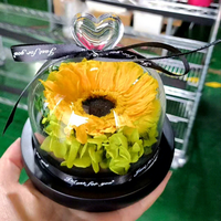 Tournesol éternel et plantes avec couvercle en verre pour cadeau de Noël et du Nouvel An, tournesol artificiel/préservé dans un dôme en verre en forme de cœur