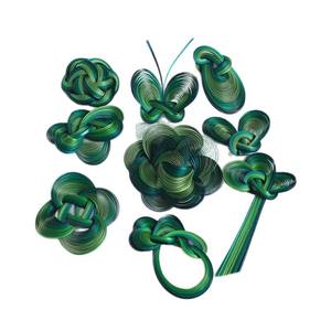 Broche, Pendientes y Pinza para el Cabello de Bambú Hechos a Mano de Primera Calidad, con Diseño de Flor y Mariposa, Impresión UV Verde y Acabado Pulido - Product Image 6