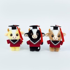 Giocattoli Songshan, Portachiavi Peluche Mucca Nera 14cm con Logo Personalizzato, Regalo di Laurea - Product Image 1