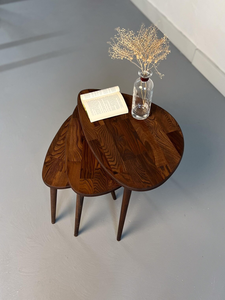 Set di 3 tavolini a incastro in noce massello, tavolini laterali ispirati al Mid-Century, tavolino da caffè impilabile a forma di rene - Product Image 3