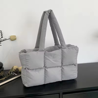 Tas Tote Quilted Khusus Wanita, Tas Selempang Empuk Ringan dengan Ritsleting, Tas Bahu Wanita Tahan Air