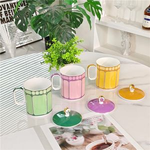 Ensemble de tasses en porcelaine fine de style européen moderne minimaliste avec couvercle et boîte cadeau, tasse à thé de luxe écologique - Product Image 3
