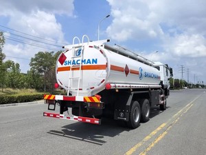 รถบรรทุกน้ำมันดีเซลขนาดใหญ่รุ่นใหม่ยอดนิยม 16000L-26000L SIMCMAN 6X4 รถบรรทุกน้ำมันสำหรับเติมน้ำมันในรถก่อสร้าง - Product Image 6