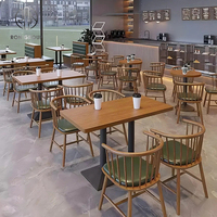 Ensemble de meubles de restaurant et de salon de thé commercial en bois carré chinois moderne avec table incurvée en cuir, banc et banquette