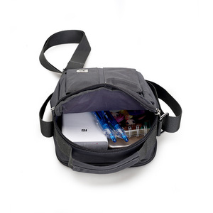 Bolsos Cruzados de Negocios para Hombre con Logotipo Personalizado al por Mayor, Bolsa de Mensajero de Gran Capacidad Impermeable para Hombre - Product Image 3