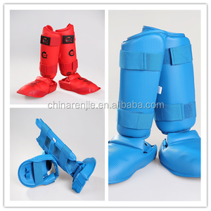 Guanti da Karate omologati Wkf con protezione per Karate e protezione per il piede da Karate in colore rosso e blu - Product Image 4