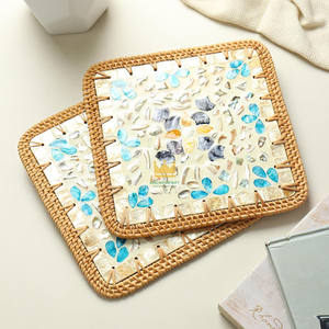 แผ่นรองจานทรงกลมทำจากมุกธรรมชาติ ขนาด 330 มม. เป็นมิตรกับสิ่งแวดล้อม เหมาะสำหรับตกแต่งโต๊ะสไตล์มินิมอลและการใช้งานในชีวิตประจำวัน คุณภาพสูง - Product Image 5