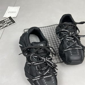 Baskets bicolores pour femme, nouvelles chaussures à talons hauts populaires pour l'automne 2026, polyvalentes, rehaussantes et à semelle épaisse - Product Image 2