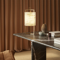 Lampe de table en albâtre naturel de forme lanterne en laiton classique de luxe, éclairage décoratif personnalisé pour hôtel, villa, chambre à coucher, restaurant
