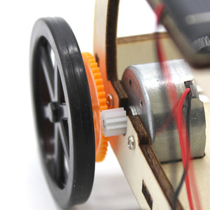 Kit de coche solar de madera con 5 ruedas negras, juguete educativo de ciencia con energía solar para niños de 7 a 9 años - Product Image 4