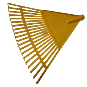 Rastrillo para Césped, Práctico para Limpiar Hojas Muertas y Restos de Césped, Cabezal de Plástico Resistente con Mango de Madera, 43 cm de Ancho Total - Product Image 1