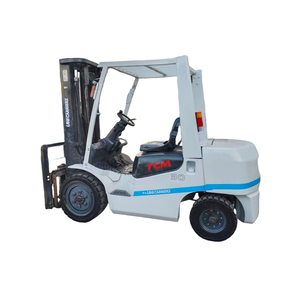 Carretilla elevadora con motor diésel de 3 toneladas TCM 30 De alto estándar 4,5 M Rise Japan Venta superior 100% Combustión interna lista para usar a bajo precio - Product Image 1
