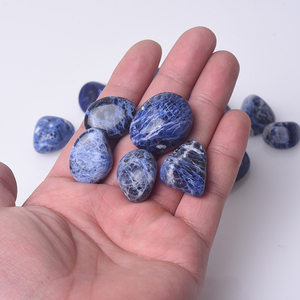 Vente en gros de gravier de cristal <span class=keywords><strong>bleu</strong></span> veiné naturel, <span class=keywords><strong>sodalite</strong></span> bleue polie, pierres roulées - Product Image 3