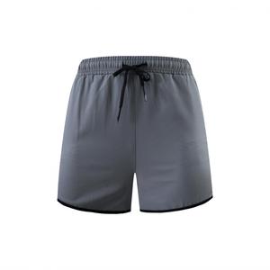 Pantalones cortos de entrenamiento para hombre sin costuras de alto rendimiento para ejercicios en casa con bolsillos con cremallera - Product Image 4