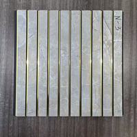 Plaques de plafond en PVC YYS 20/25/30 cm en forme de bande, ignifuges, imperméables, design contemporain pour la décoration d'hôtel