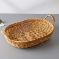 Panier de rangement de cuisine en rotin synthétique tressé fait main, design minimaliste avec un aspect imitation rotin, lavable en machine